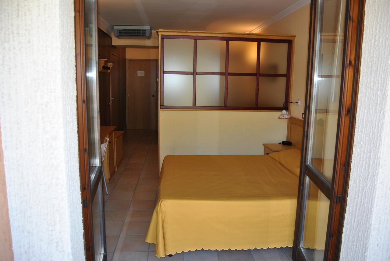 רוקה די מצו Alba Sporting Hotel מראה חיצוני תמונה
