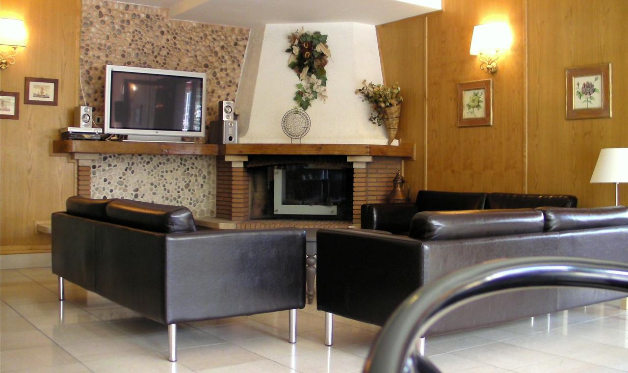 רוקה די מצו Alba Sporting Hotel מראה חיצוני תמונה